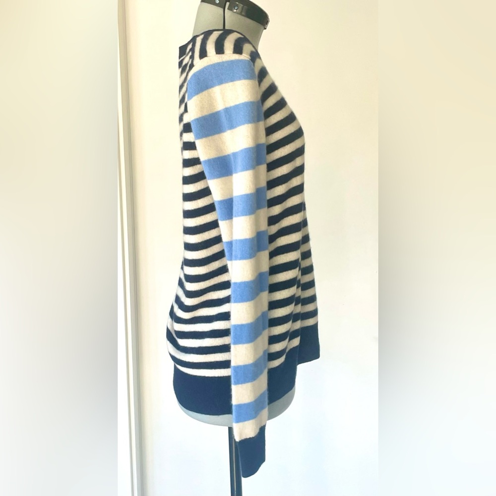 Saks Fifth Avenue 100% Cashmere sweater, contrasting navy/light blue stripes, M - Picture 2 of 10